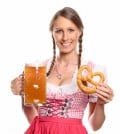 Zünftige Brotzeit und bayerische Tracht