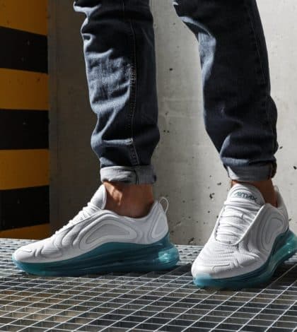 sneaker modisch tragen